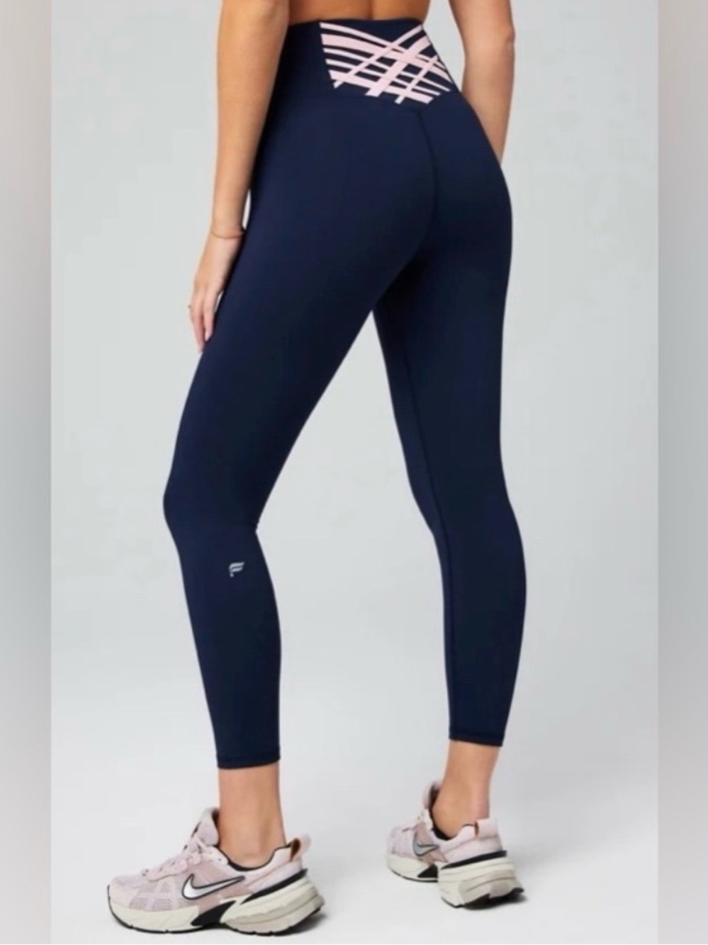 Fabletics power hold M